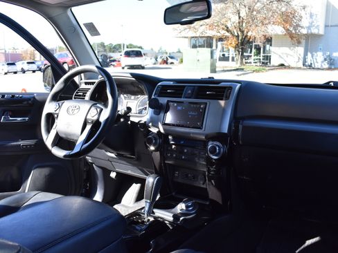 Used 2019 Toyota 4Runner Limited image 32