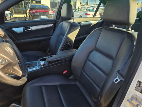 Used 2009 Mercedes-Benz C 300 Sedan image 24