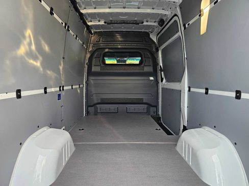 Used 2024 Mercedes-Benz Sprinter 3500 image 17