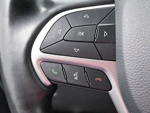 Used 2021 Jeep Grand Cherokee Laredo X AWD/4WD image 17