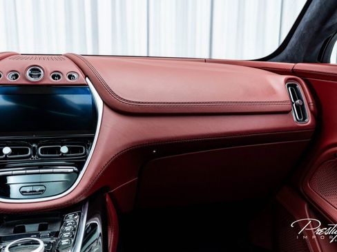 Used 2021 Aston Martin DBX image 41