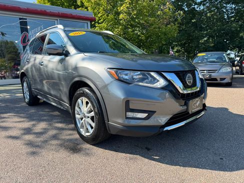 Used 2018 Nissan Rogue SV w/ Premium Package AWD/4WD image 2