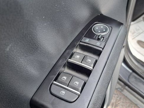 Used 2023 Kia Soul LX w/ LX Technology Package FWD image 21