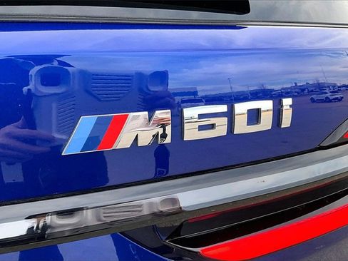 Used 2025 BMW X7 M60i image 32