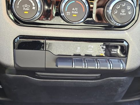 New 2026 RAM 1500 Express image 14