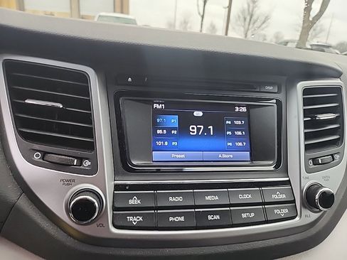 Used 2018 Hyundai Tucson SE image 7