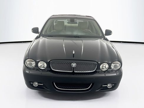Used 2009 Jaguar XJ8 RWD image 2