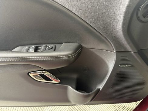 Used 2018 Dodge Challenger SRT Hellcat image 18