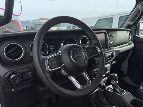 Used 2023 Jeep Wrangler Unlimited Sahara AWD/4WD image 10