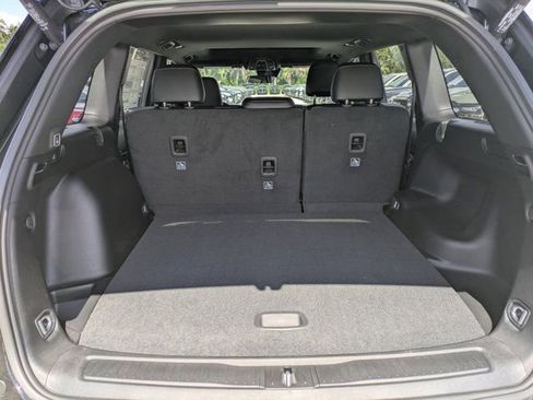 New 2025 Jeep Grand Cherokee Altitude AWD/4WD image 11