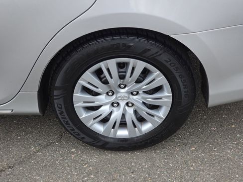 Used 2012 Toyota Camry LE image 34