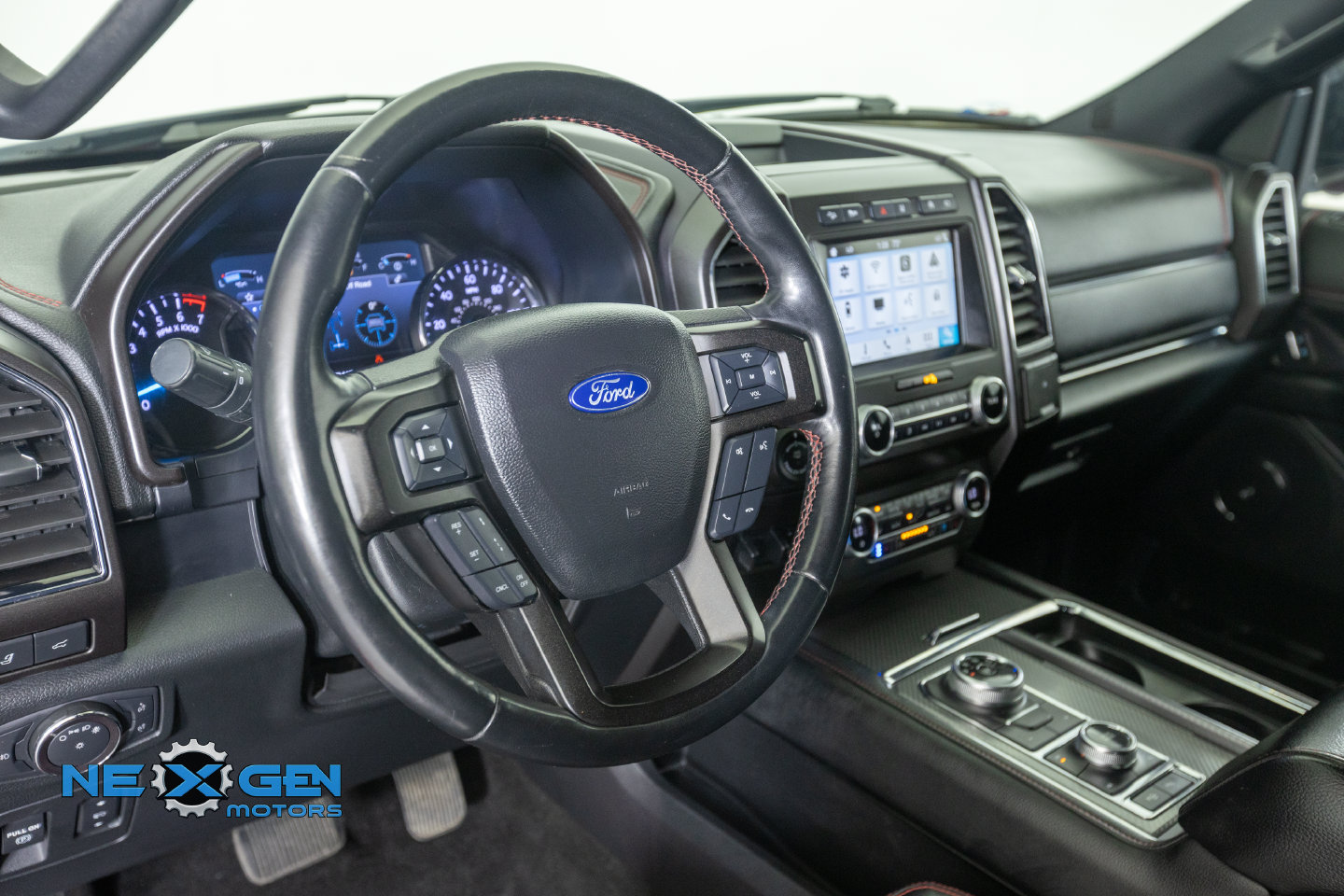 Used 2019 Ford Expedition Limited w/ Equipment Group 303A AWD/4WD image 4