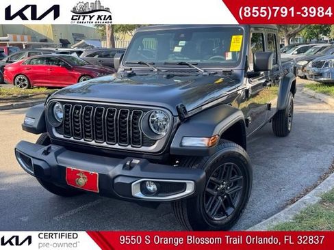 Used 2025 Jeep Gladiator Sport AWD/4WD image 1