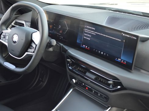 Used 2025 BMW 230i Coupe w/ M Sport Package image 31