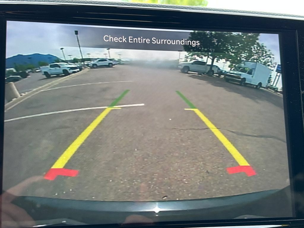 Used 2024 Chrysler Pacifica Touring-L FWD image 13