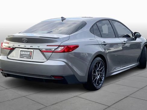 Used 2025 Toyota Camry SE image 12