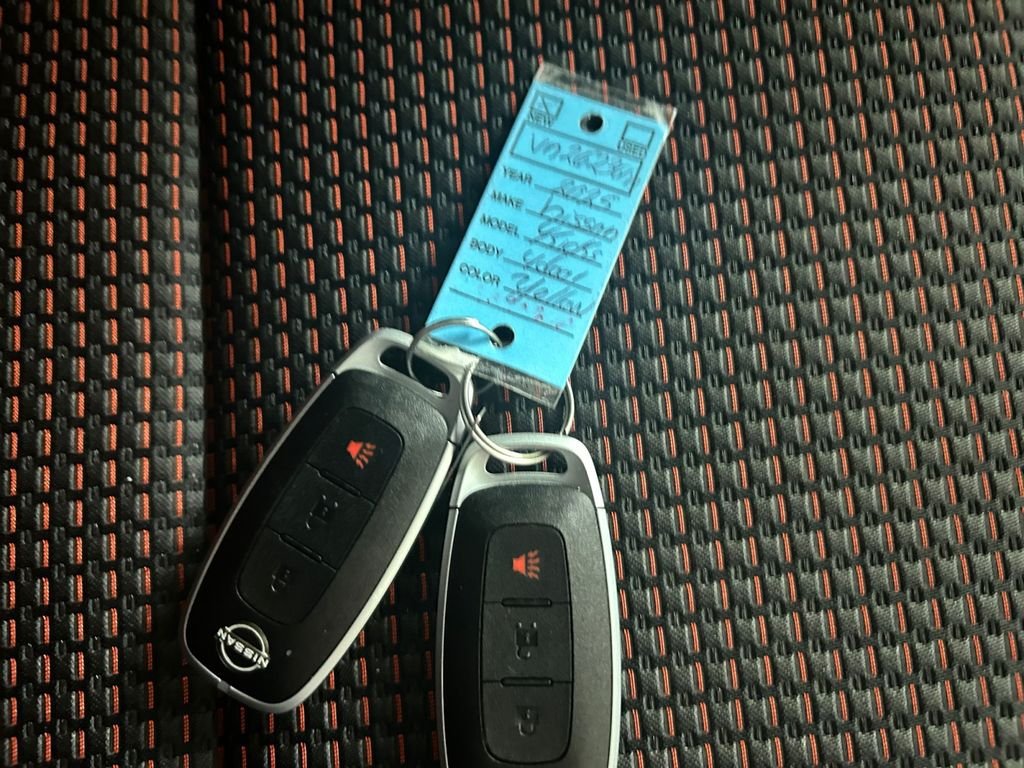 Used 2025 Nissan Kicks SR FWD image 26
