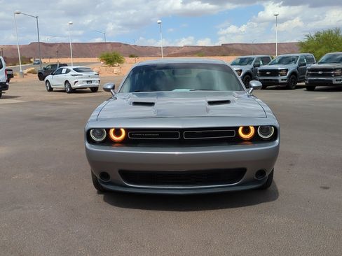 Used 2016 Dodge Challenger SXT RWD image 8