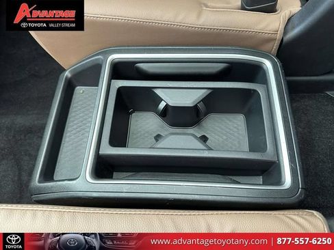 Used 2024 Toyota Grand Highlander AWD image 16