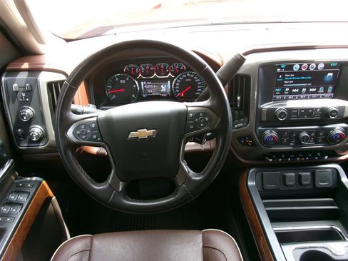 Used 2019 Chevrolet Silverado 2500 High Country w/ Duramax Plus Package AWD/4WD image 39
