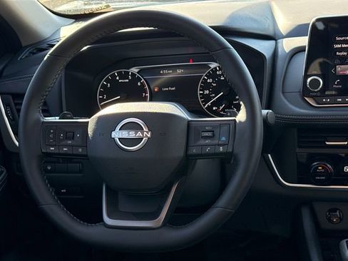 Certified 2025 Nissan Rogue SV image 14