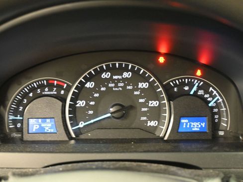Used 2015 Toyota Camry LE FWD image 26