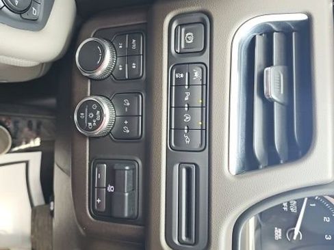 Used 2021 GMC Yukon XL SLT w/ SLT Luxury Plus Package AWD/4WD image 40