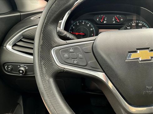 Used 2019 Chevrolet Malibu LT FWD image 11