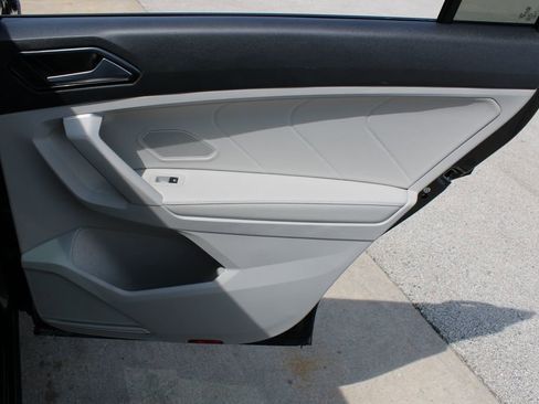 Certified 2024 Volkswagen Tiguan SE R-Line w/ MDO Package, Two-Row image 23