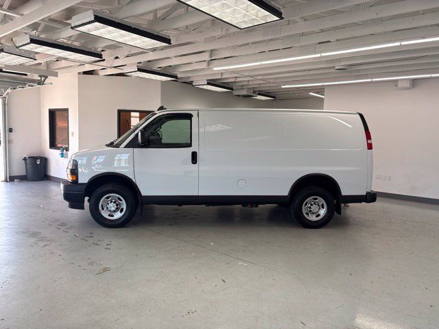 Used 2021 Chevrolet Express 2500 w/ Driver Convenience Package RWD image 5