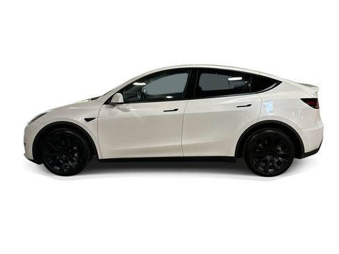 Certified 2023 Tesla Model Y Long Range AWD/4WD image 3