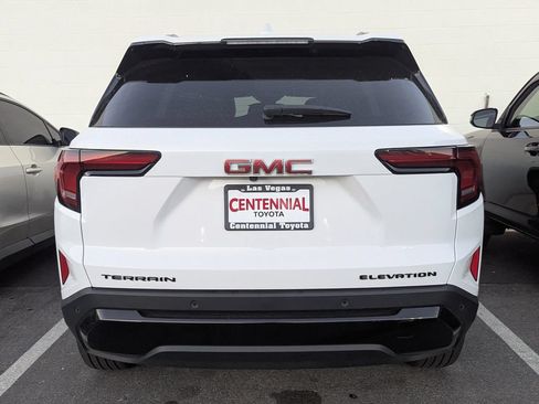 Used 2026 GMC Terrain Elevation w/ Elevation Premium Package FWD image 4