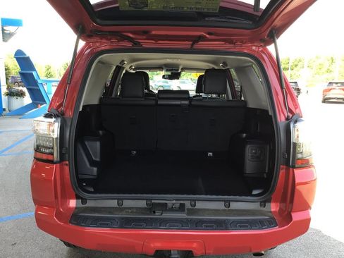 Used 2021 Toyota 4Runner SR5 Premium AWD/4WD image 38