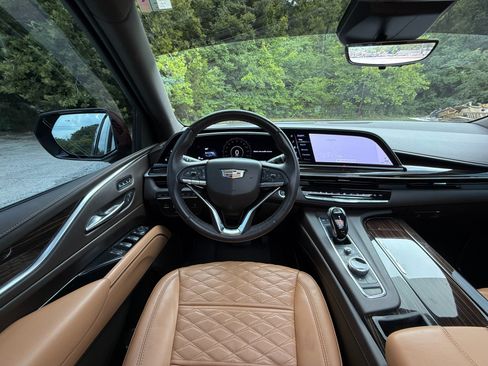 Used 2022 Cadillac Escalade ESV Sport w/ Touring Package AWD/4WD image 35