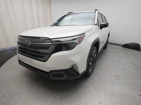 Certified 2025 Subaru Forester Limited w/ Popular Package #1 AWD/4WD image 12