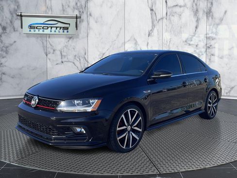 Used 2018 Volkswagen Jetta GLI FWD image 5