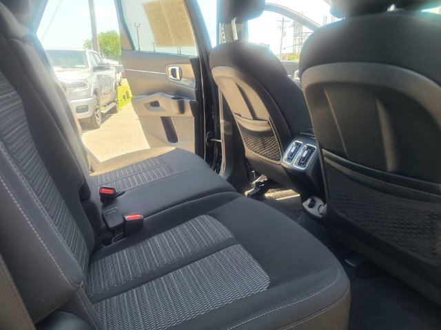 Used 2023 Kia Sorento LX AWD/4WD image 20
