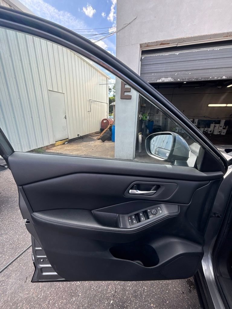 Used 2024 Nissan Rogue SV AWD/4WD image 11