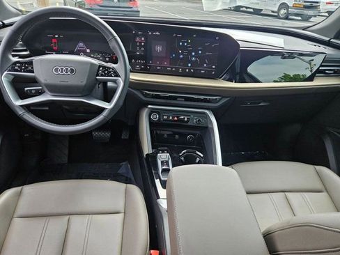 Used 2025 Audi Q5 Premium w/ Convenience Package AWD/4WD image 11
