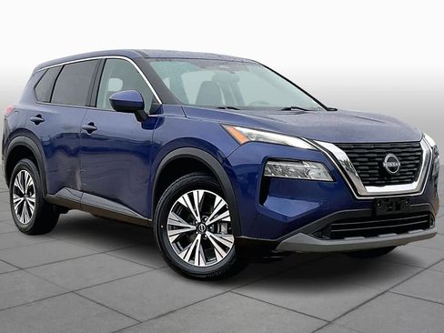 Used 2023 Nissan Rogue SV image 3