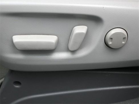 Used 2020 Toyota Sienna LE image 33