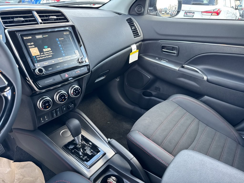 New 2027 Mitsubishi Outlander Sport SE FWD image 10