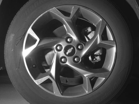 Used 2025 Chevrolet Trax LT FWD image 16