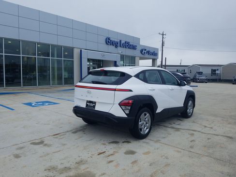 New 2026 Hyundai Kona SE FWD image 7