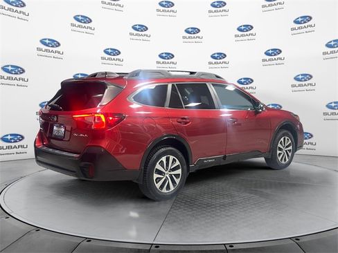 Used 2020 Subaru Outback Premium image 4