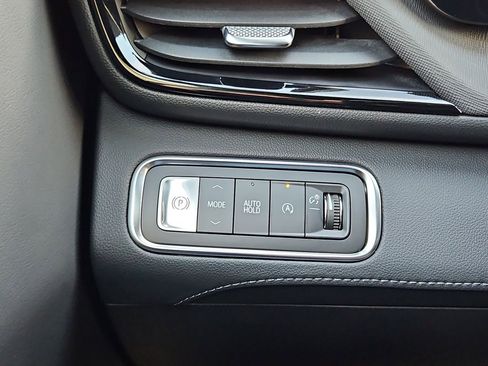 Used 2025 Buick Enclave Preferred w/ Power Package image 15