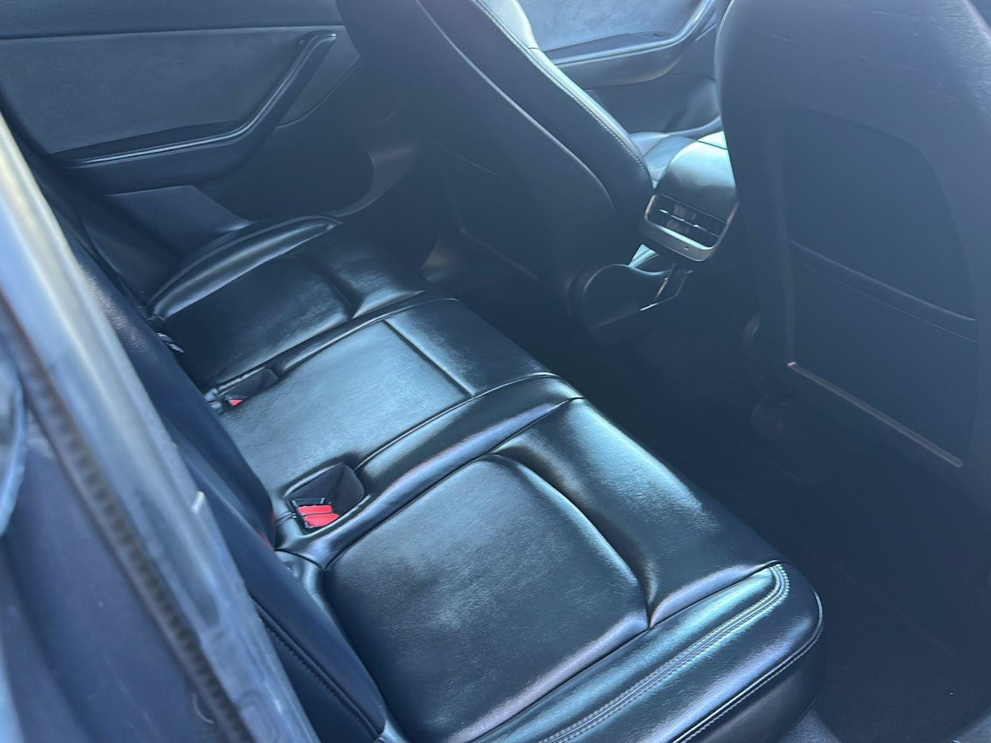 Used 2021 Tesla Model Y Long Range AWD/4WD image 18