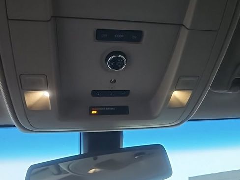 Used 2019 Cadillac Escalade 2WD image 22