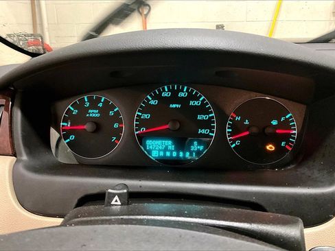 Used 2010 Chevrolet Impala LT w/ Luxury Edition Package image 13