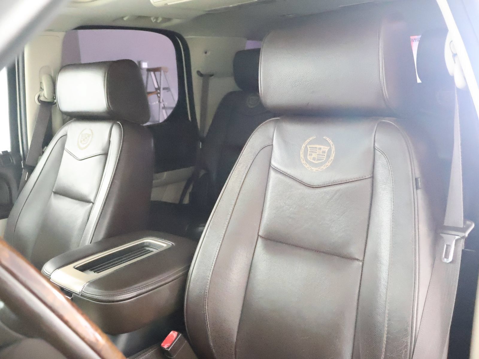 Used 2014 Cadillac Escalade Platinum AWD/4WD image 26